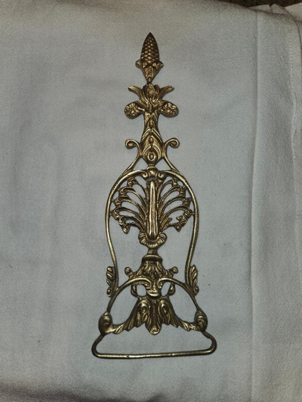Vintage Solid Brass Pineapple Scroll Wall Hanging – Hospitality Decor